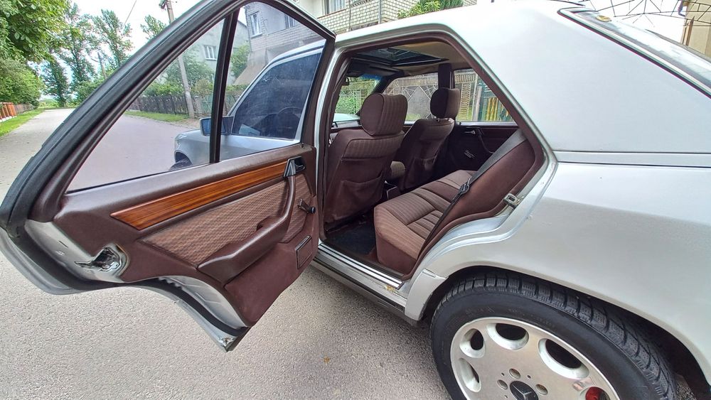 W124 Mersedes Benz 2.0 газ/бензин