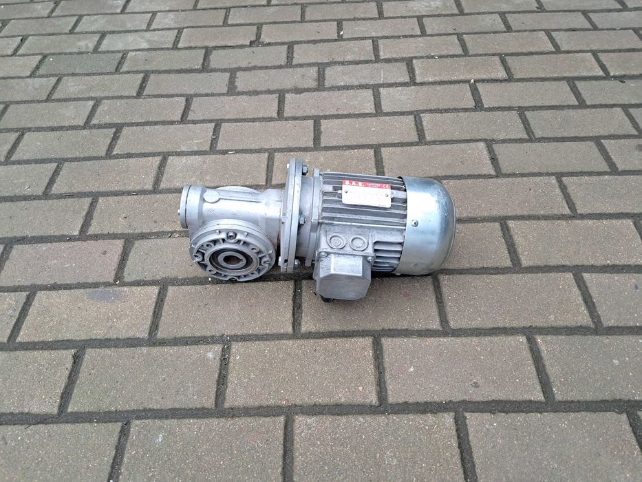 Motoreduktor 0.55kw 30 obrotów przekładnia. Wysyłka