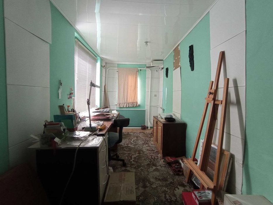 Частина будинку на Південному Вокзалі