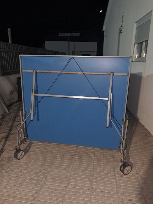 Mesa Ping Pong Exterior