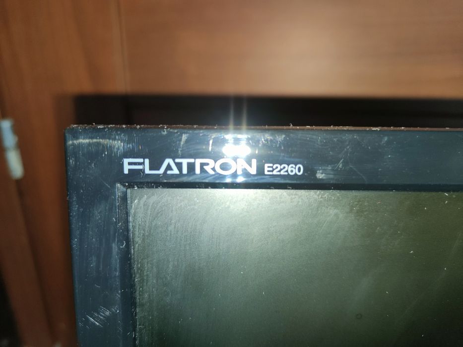 Monitor LG FLATRON E2260T 21,5'' + zasilacz