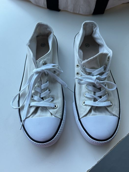 Tenis brancos Tam 44 Tipo All Star