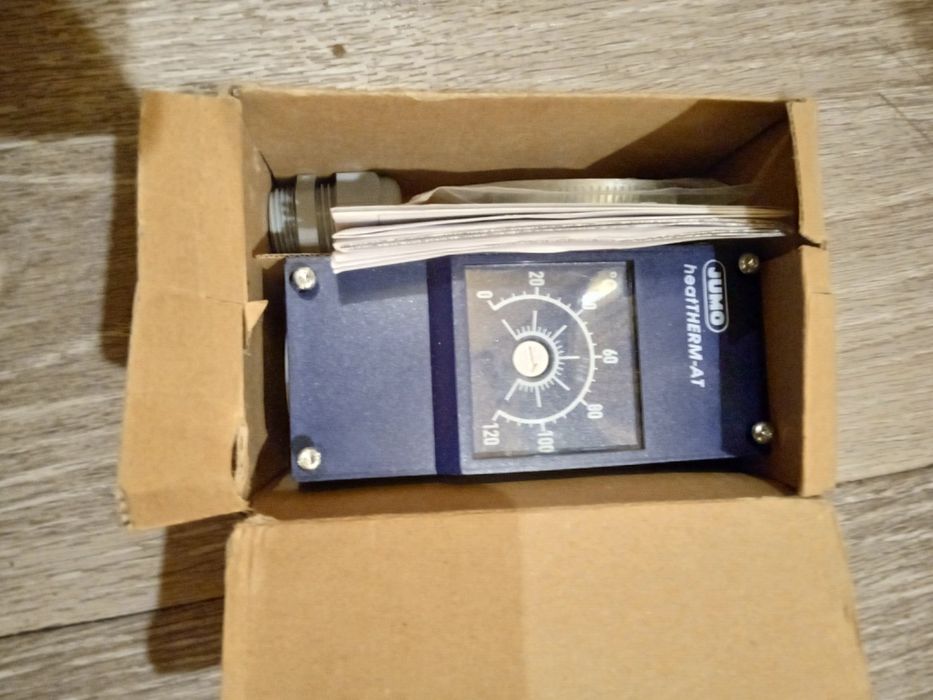 Termostat firmy JUMO heatTHERM -AT
