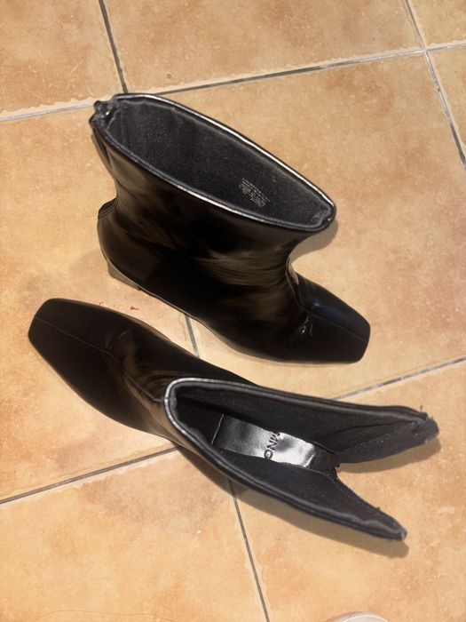Botas novas pretas