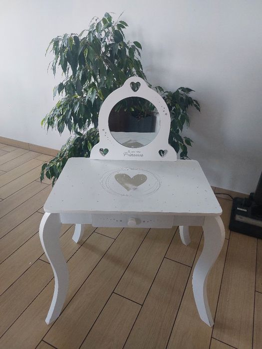 Toaletka dla dziewczynki