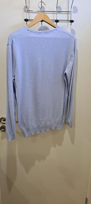Camisola azul clara