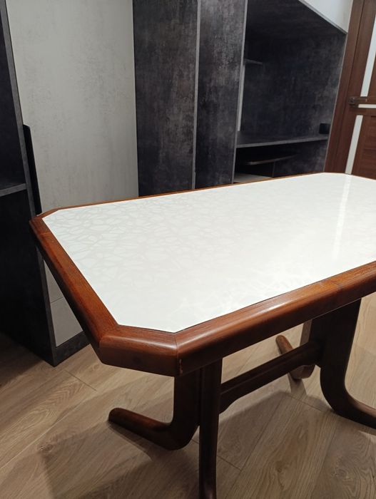 Стіл дерев'яний.Ясень.