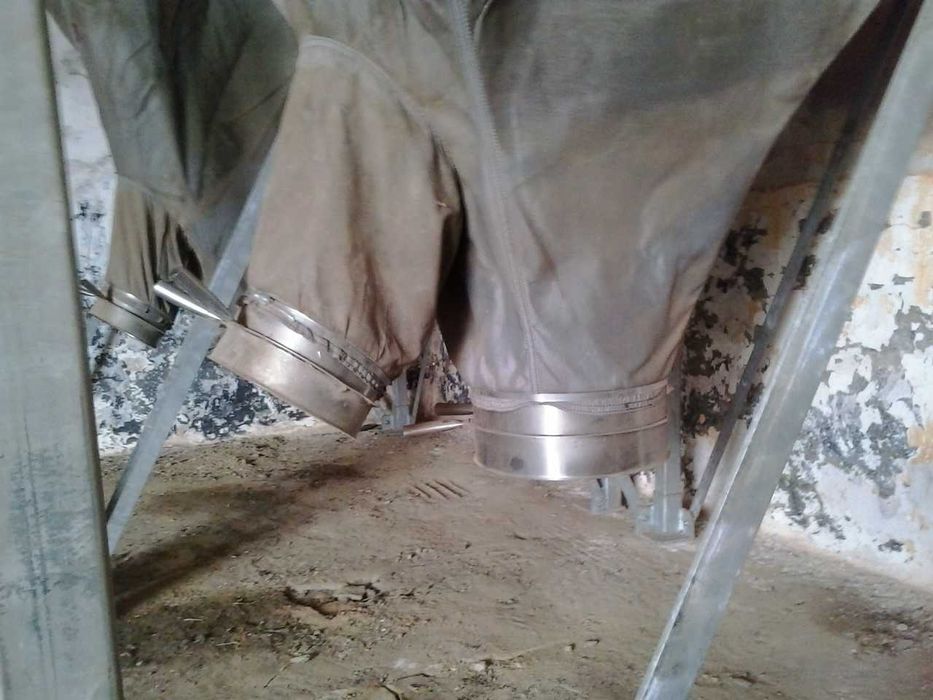 2 Silos para rações ou cereais