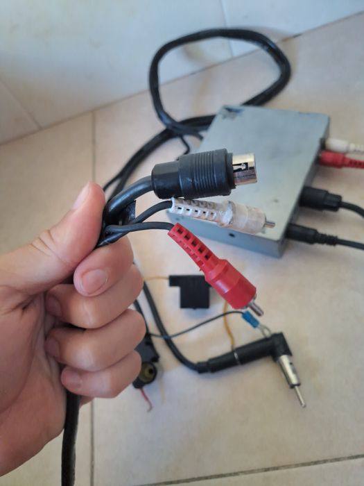 Caixa de CDs Sony com telecomando para viatura