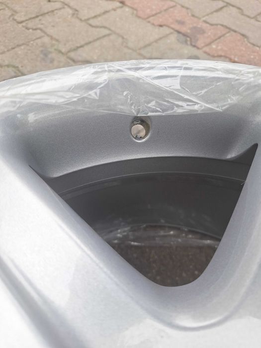 Komplet ORYGINALNYCH felg aluminiowych VW TOUAREG 9Jx19 ET60 , Nr OEM 7L6 601 025 D