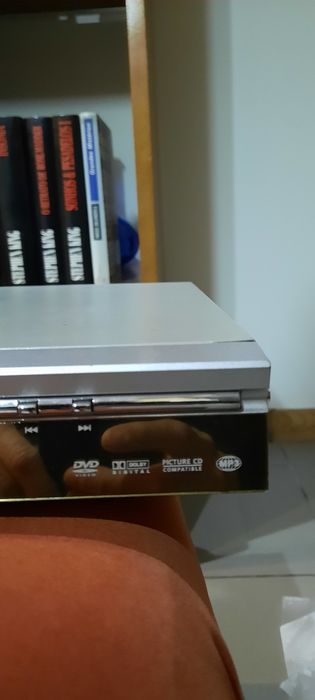 Leitor de DVD com comando