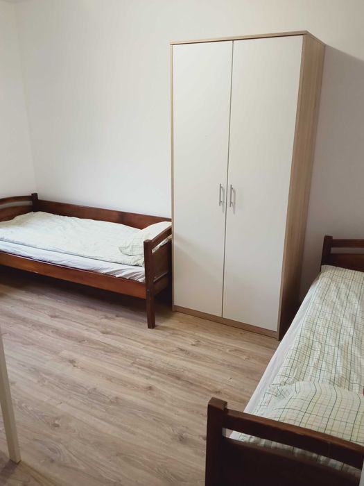 Łóżka pojedyncze drewniane na sprzedaż
