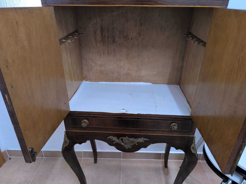 Móvel Bar, estilo Luís XV ou Dona Maria