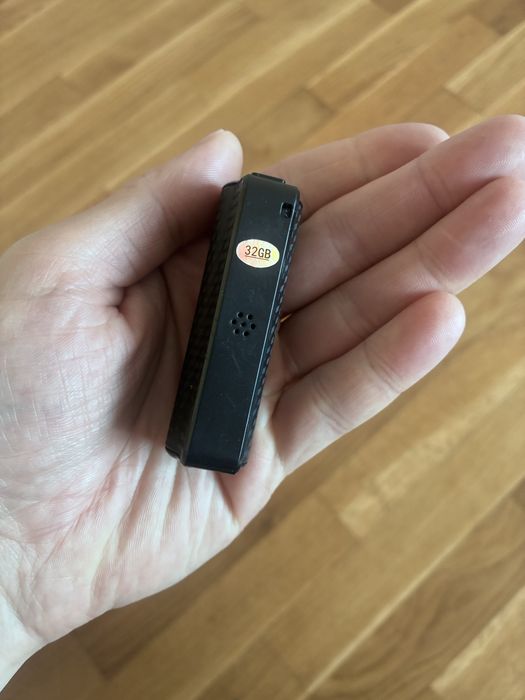 Диктофон Savetek 1000 v2.0 з голосовою активацією запису 32гб