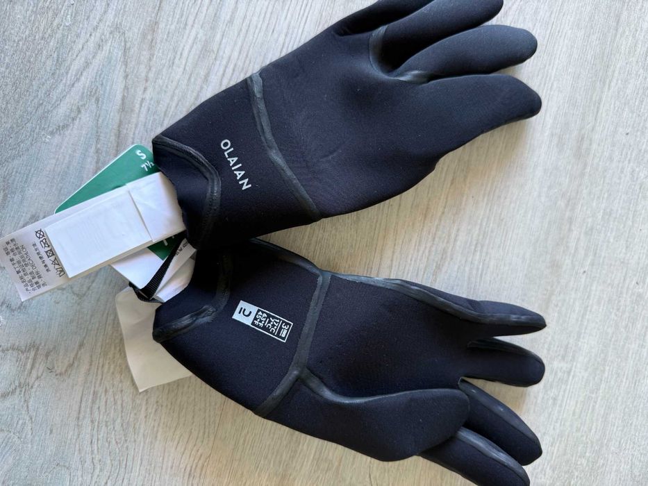 Luvas de surf Olaian 3mm tamanho S (novas) / Surf gloves