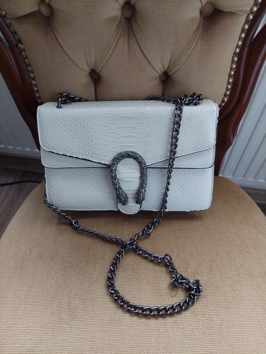 Torebka  wizytowa jasny beż.