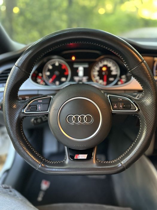 AUDI A4 2.0TDI S-LINE