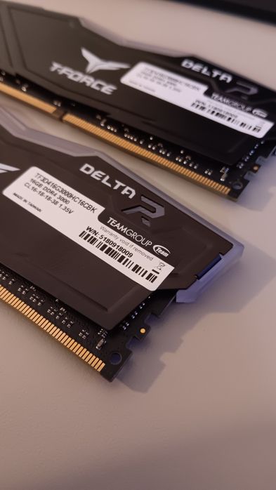 Team Force Delta  R - 32 GB (2x16GB) RAM RGB