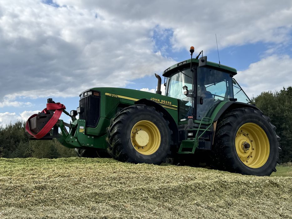 Ciągnik JOHN DEERE 8310 z Niemiec - Sprowadzony