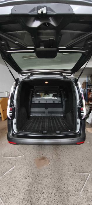 VW Caddy 2021 - 2.0TDI em excelente estado