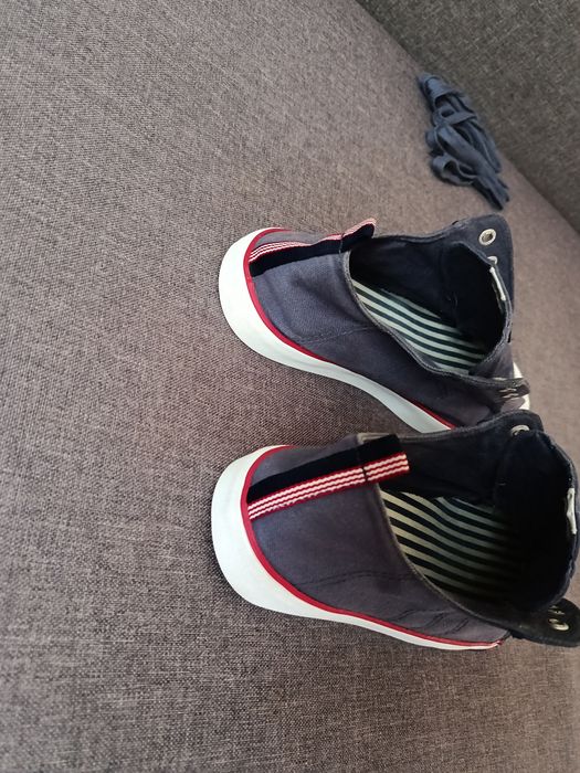 Продам кеди Tommy Hilfiger