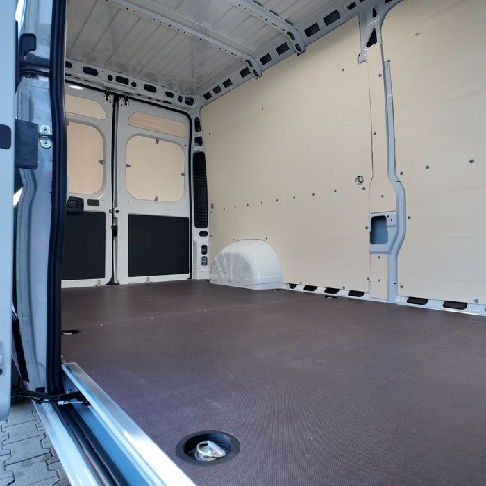 Wynajem busa Ducato Fiat  dostawczy nowy L3H2