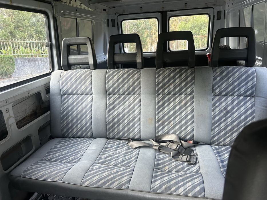 Mercedes 100 d 6 lugares