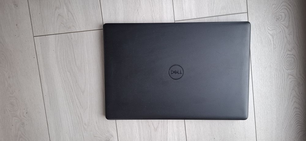 Dell Vostro 3580  15,6 cala IPS Intel Core i5 8 gen.