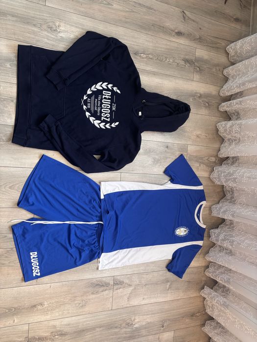 Bluza z kapturem i strój na W-F ( Długosz Włocławek)