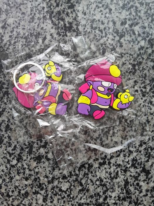 Брілки та картки Brawl Stars