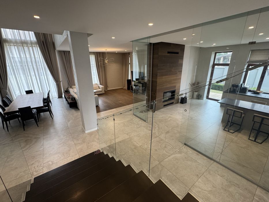 Современный просторный дом у моря!