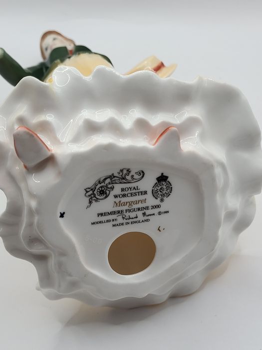 Porcelanowa figurka Margaret Royal Worcester