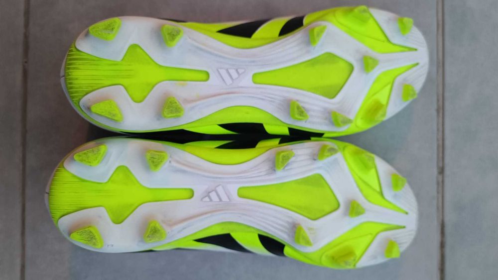Chuteiras Adidas PREDATOR, em bom estado