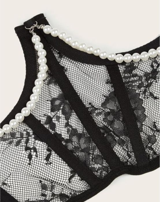 Стильний, жіночий корсет з декоративними перлинами
