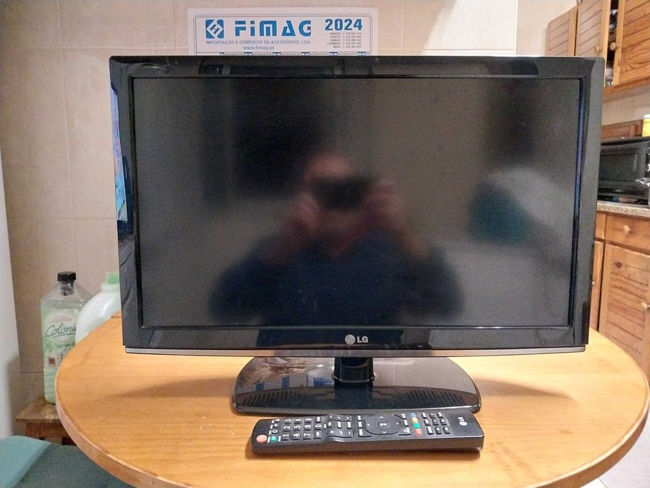 Televisão LG LCD 55cm 22pol