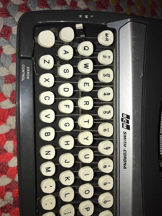 Máquina de escrever portátil Smith Corona Corsair