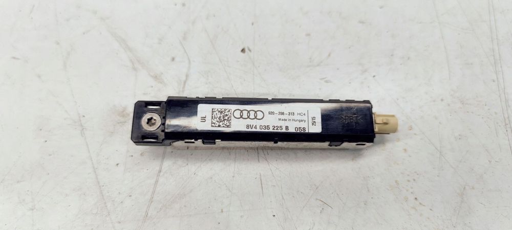 WZMACNIACZ ANTENOWY AUDI A3 8V 8V4035225B