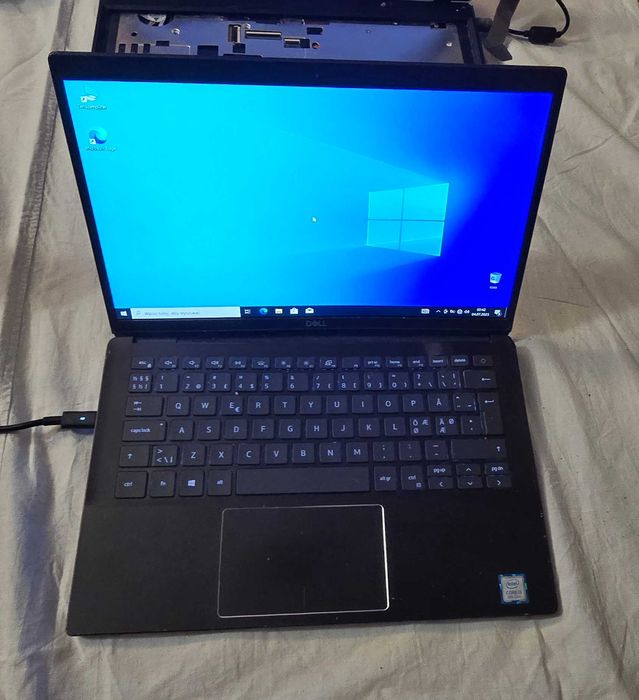 Zestaw 8 laptopów
