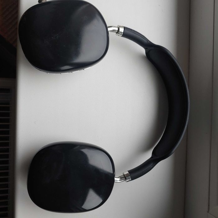 Продам навушники ТДС-3 з безпровідні блютус,та Р9 FM.SD карта.