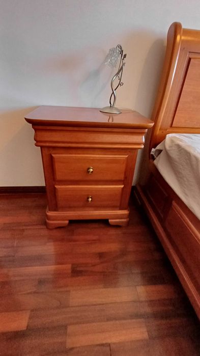 Mobilia de Quarto de Casal - Pinho Maciço