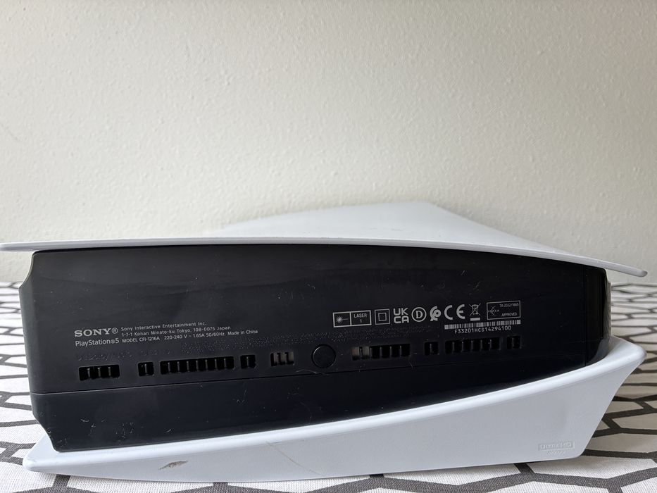 Consola PS5 c/leitor de disco