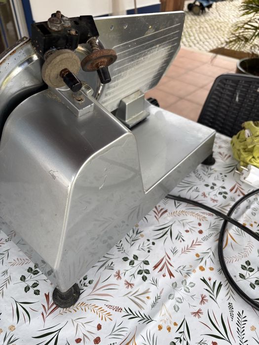 Fiambreira profissional em metal