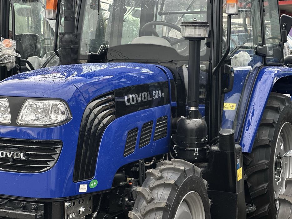 Трактор Ловол 504