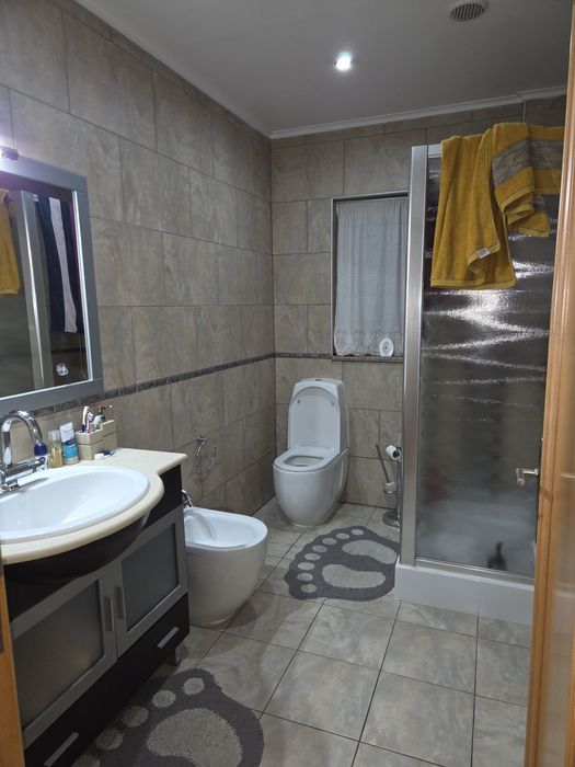 Alugo t3 c garagem