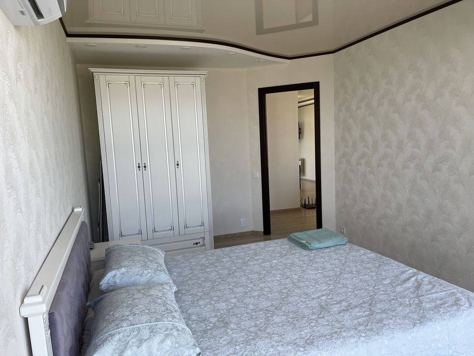 Подобова Погодинна оренда Шикарная VIP двухкомнатная студия 95 квартал