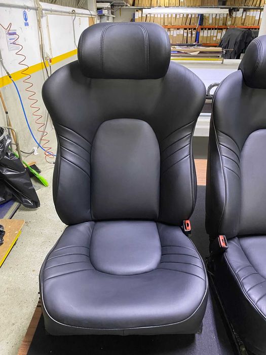 Bancos da frente Saab 9000 Aero em pele