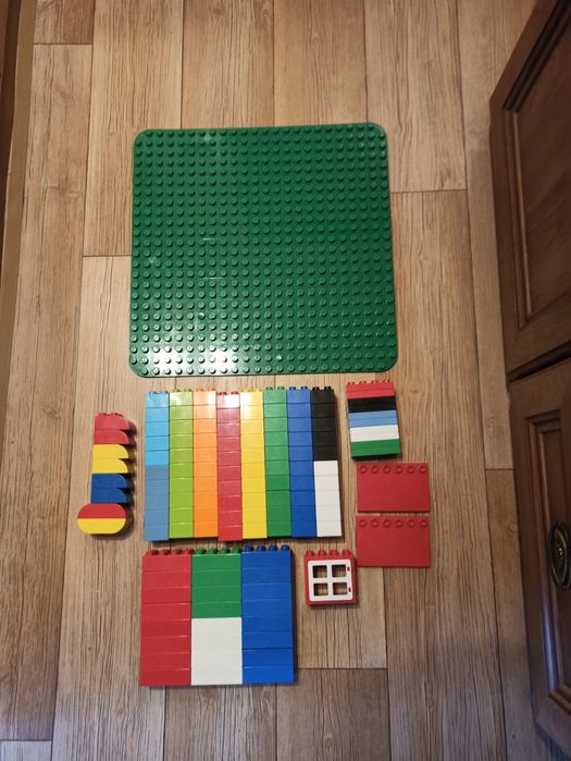 Lego duplo klocki budowlane i dużą płytka