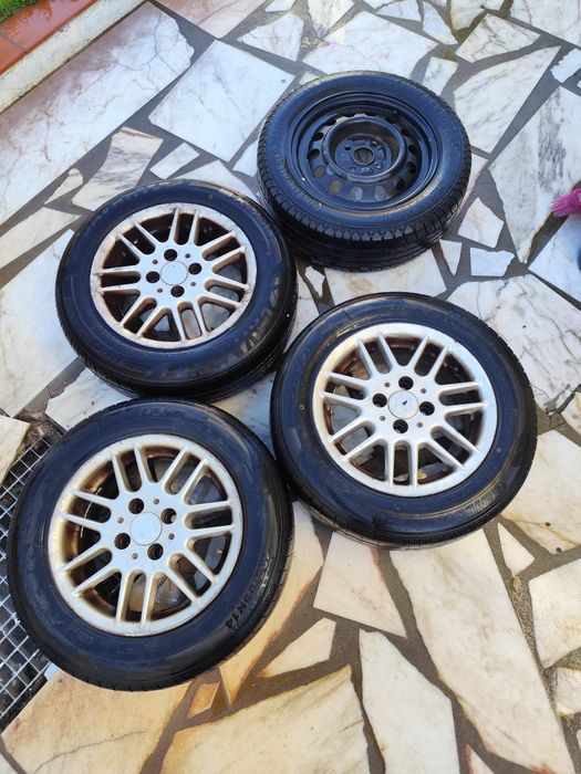 Jantes com pneus montados