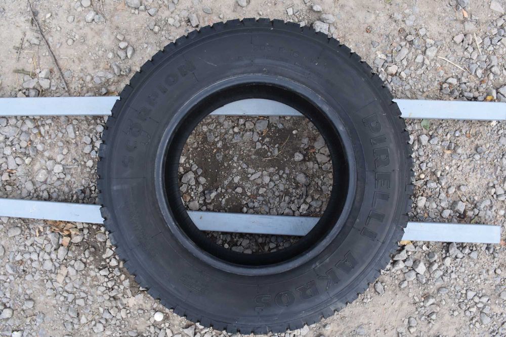 1x Opona opony Pirelli AKROS Scorpion 205R16 104T