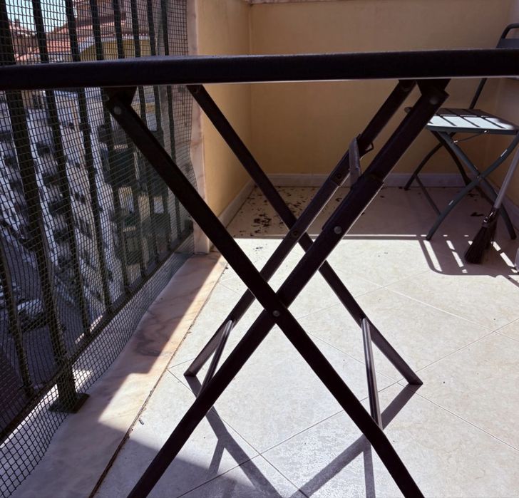 Mesa exterior quadrada